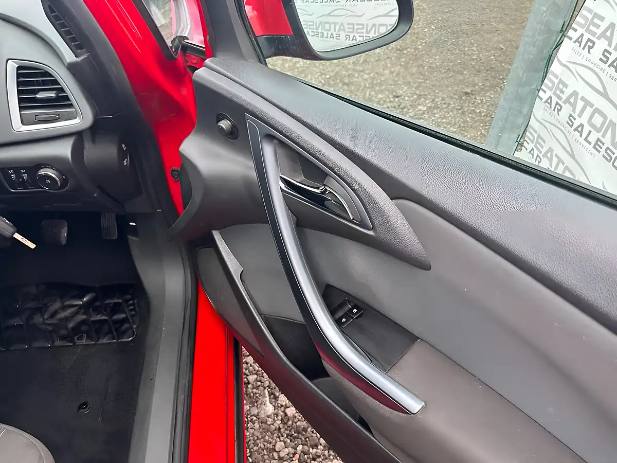 Used 2012 Vauxhall Astra Gtc Sport Red - Interior and Exterior details 7