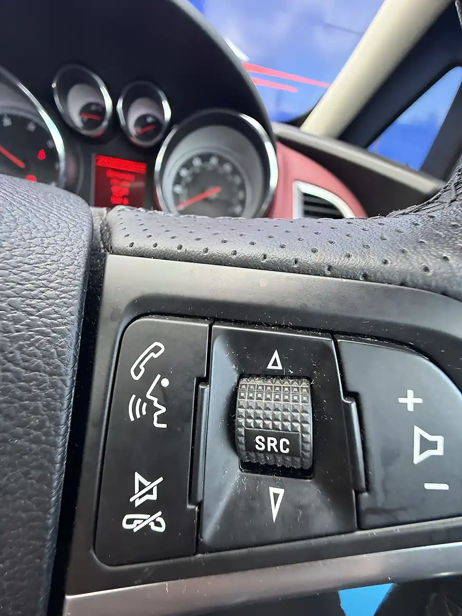 Used 2012 Vauxhall Astra Gtc Sri Black - Interior and Exterior details 17