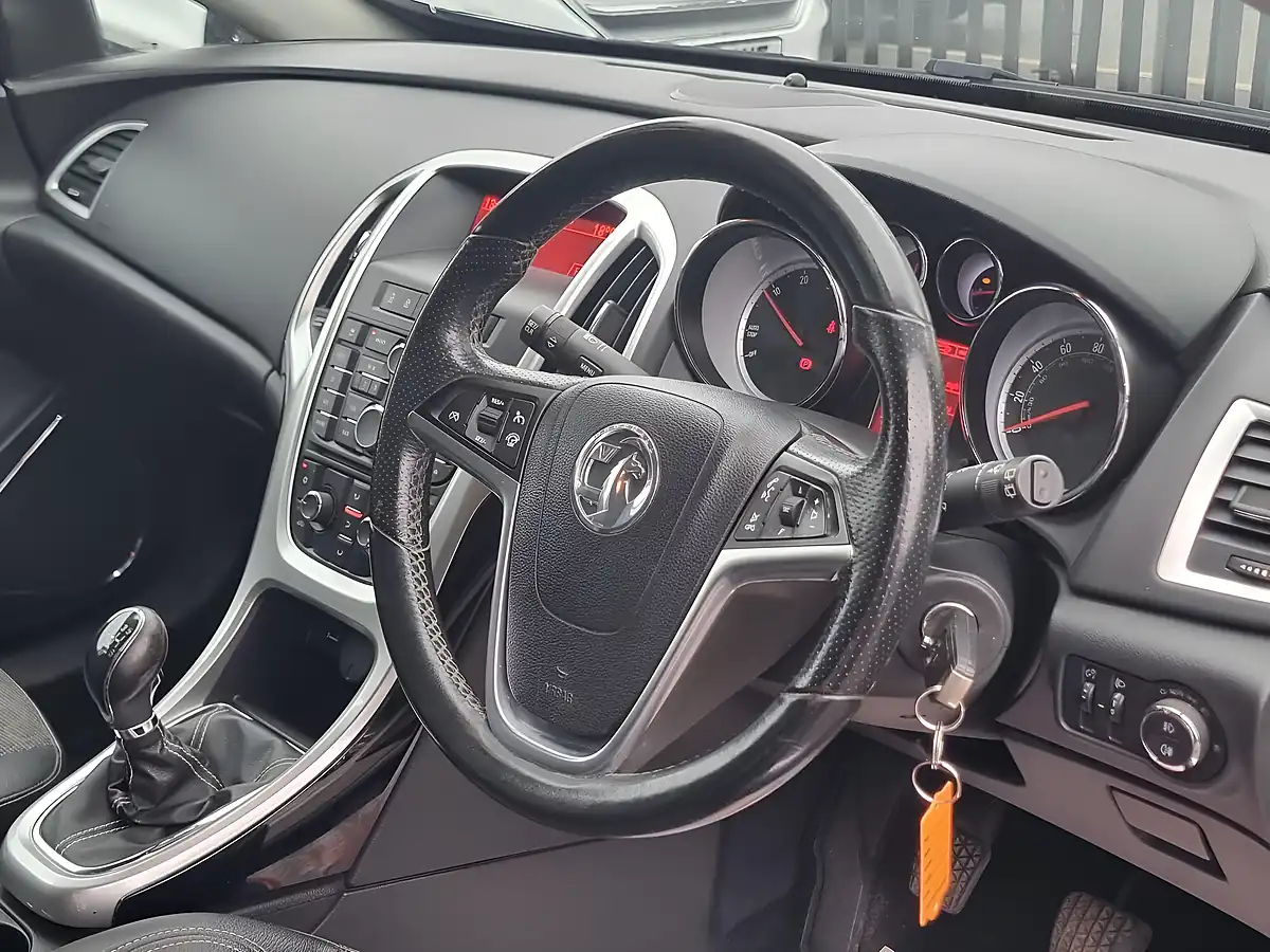 Used 2012 Vauxhall Astra Gtc Sri Grey - Interior and Exterior details 10