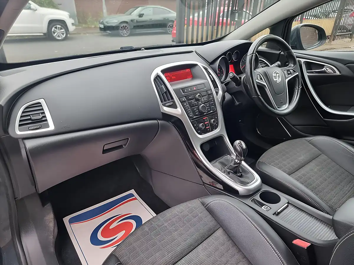 Used 2012 Vauxhall Astra Gtc Sri Grey - Interior and Exterior details 17