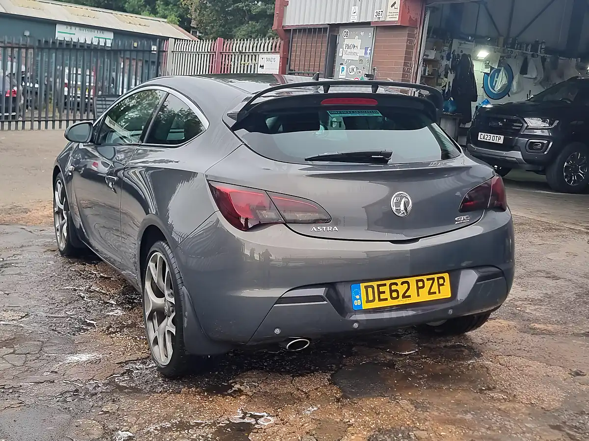 Used 2012 Vauxhall Astra Gtc Sri Grey - Interior and Exterior details 4