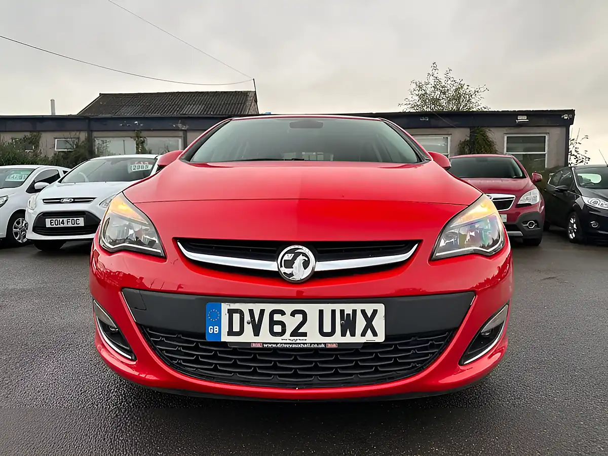 Used 2012 Vauxhall Astra Se Red - Interior and Exterior details 10