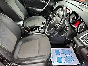 Used 2012 Vauxhall Astra Se Red - Interior and Exterior details 14