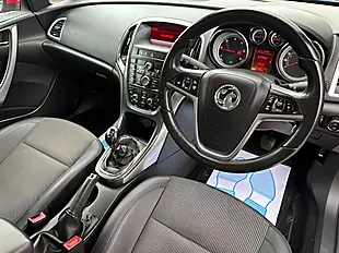 Used 2012 Vauxhall Astra Se Red - Interior and Exterior details 2