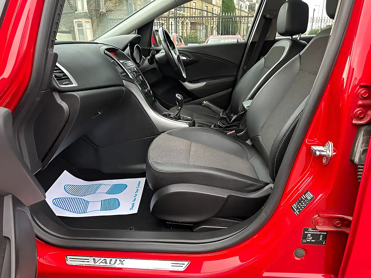 Used 2012 Vauxhall Astra Se Red - Interior and Exterior details 20