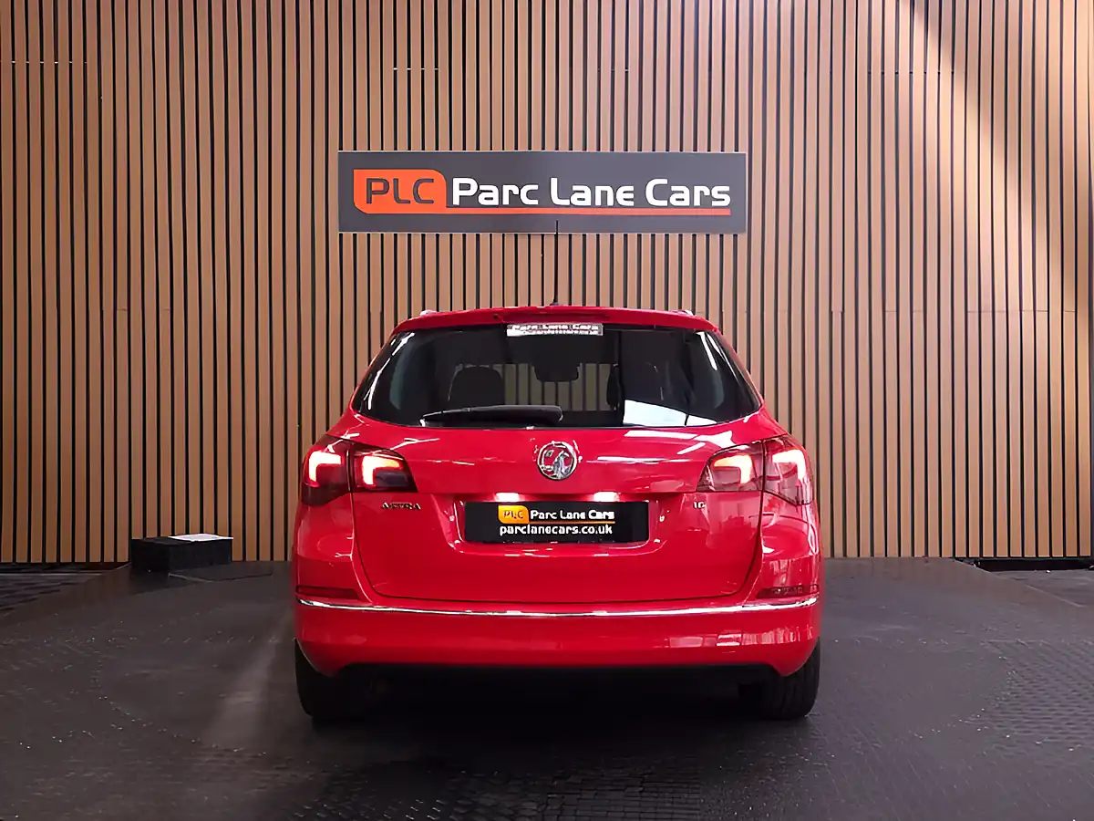 Used 2012 Vauxhall Astra Se Sports Tourer Red - Interior and Exterior details 11