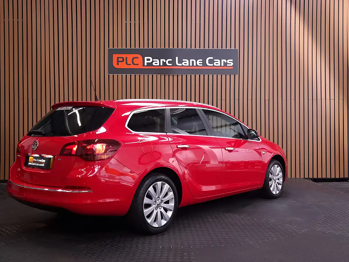 Used 2012 Vauxhall Astra Se Sports Tourer Red - Interior and Exterior details 12