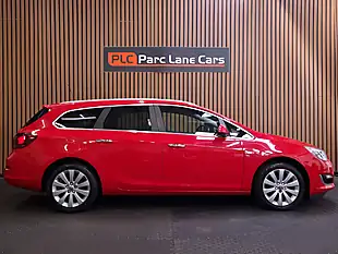 Used 2012 Vauxhall Astra Se Sports Tourer Red - Interior and Exterior details 14