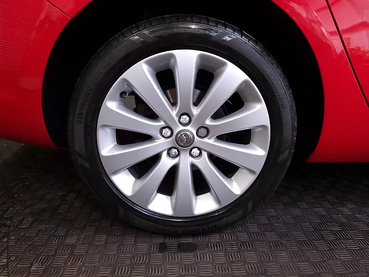 Used 2012 Vauxhall Astra Se Sports Tourer Red - Interior and Exterior details 17