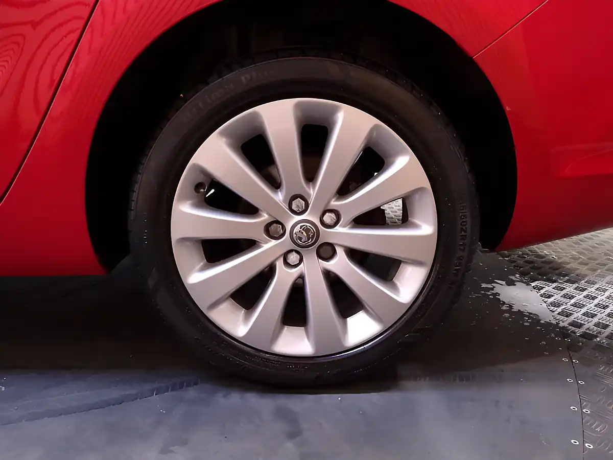 Used 2012 Vauxhall Astra Se Sports Tourer Red - Interior and Exterior details 19