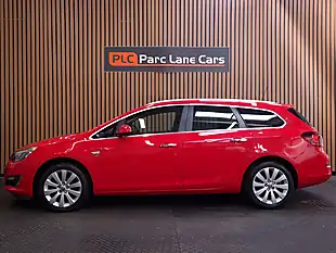 Used 2012 Vauxhall Astra Se Sports Tourer Red - Interior and Exterior details 8