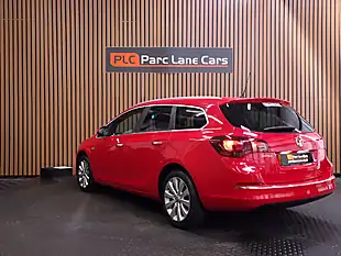 Used 2012 Vauxhall Astra Se Sports Tourer Red - Interior and Exterior details 9