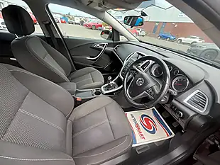 Used 2012 Vauxhall Astra Sri Black - Interior and Exterior details 13