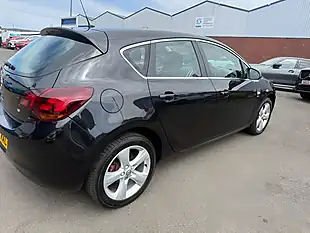 Used 2012 Vauxhall Astra Sri Black - Interior and Exterior details 4