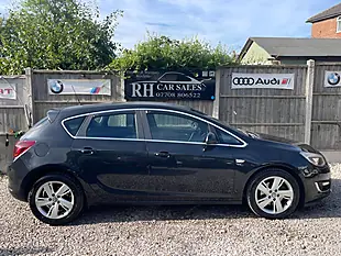Used 2012 Vauxhall Astra Sri Black - Interior and Exterior details 10