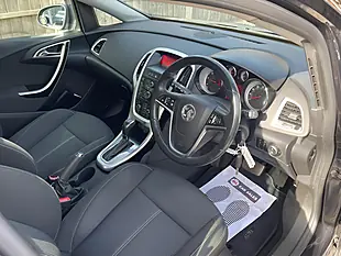 Used 2012 Vauxhall Astra Sri Black - Interior and Exterior details 11