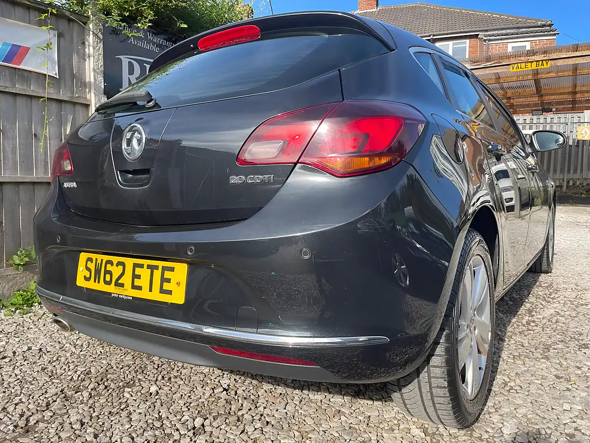 Used 2012 Vauxhall Astra Sri Black - Interior and Exterior details 12