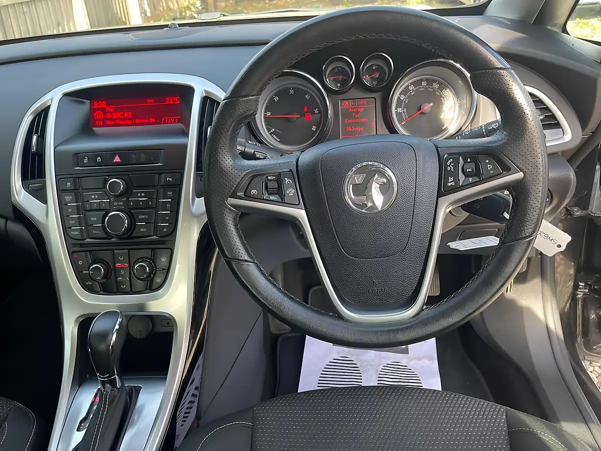 Used 2012 Vauxhall Astra Sri Black - Interior and Exterior details 15