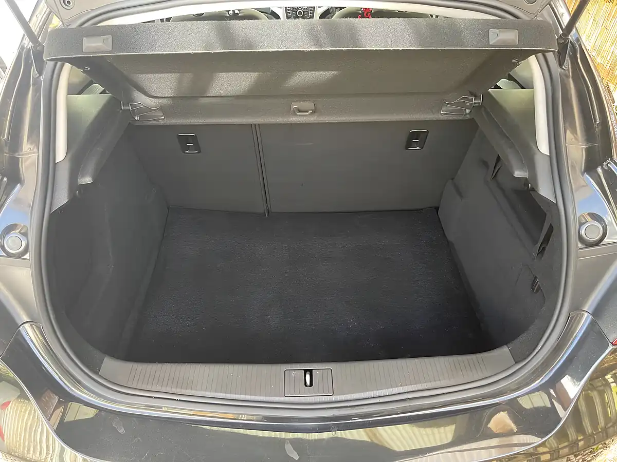 Used 2012 Vauxhall Astra Sri Black - Interior and Exterior details 18