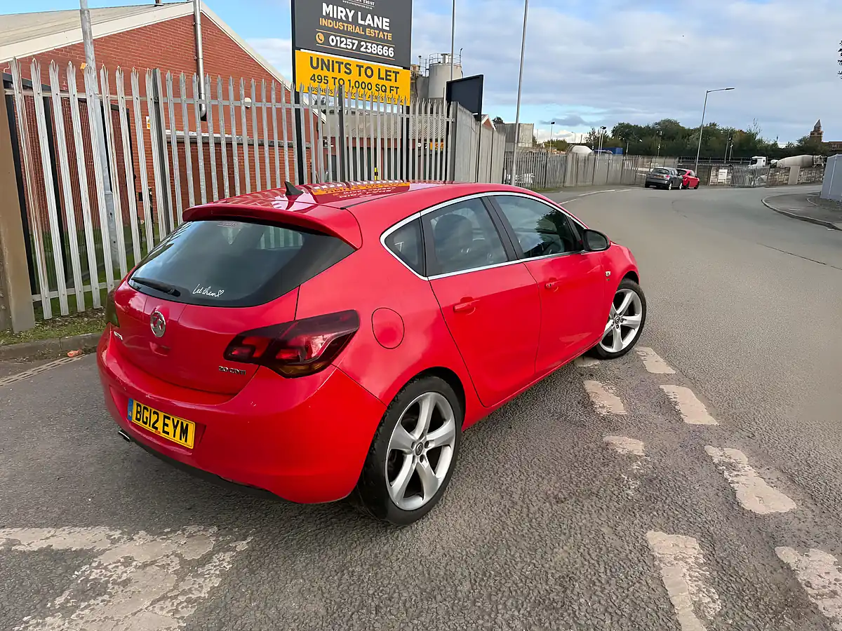 Used 2012 Vauxhall Astra Sri Red - Interior and Exterior details 11