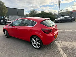 Used 2012 Vauxhall Astra Sri Red - Interior and Exterior details 5