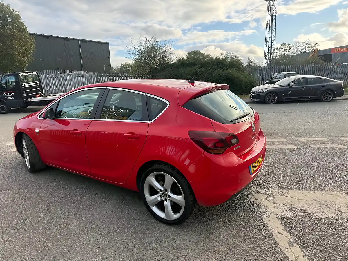 Used 2012 Vauxhall Astra Sri Red - Interior and Exterior details 5