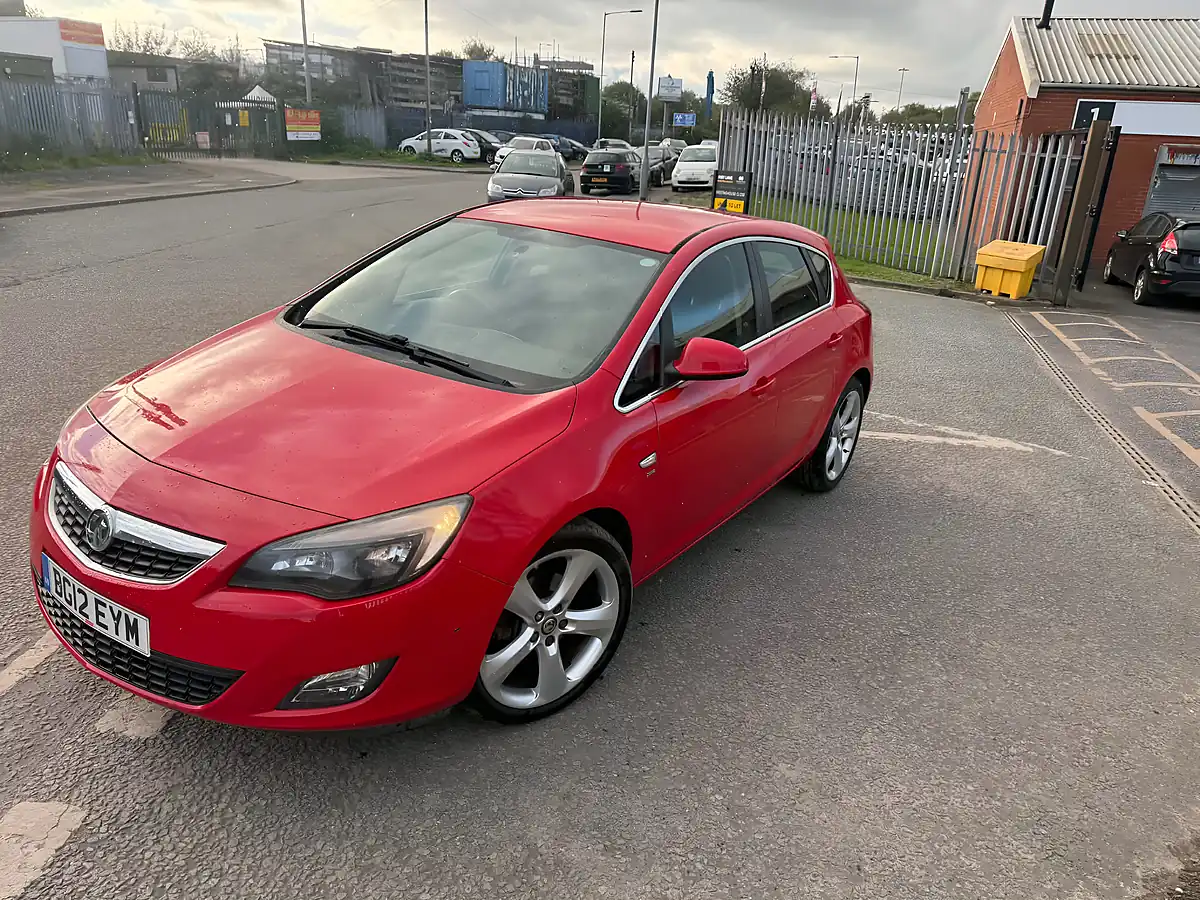 Used 2012 Vauxhall Astra Sri Red - Interior and Exterior details 7