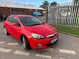 Used 2012 Vauxhall Astra Sri Red - Interior and Exterior details 9