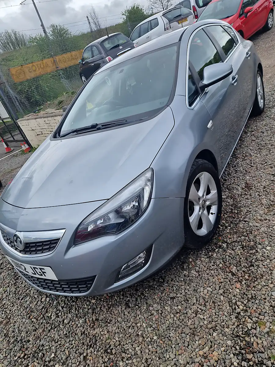 Used 2012 Vauxhall Astra Sri Silver - Interior and Exterior details 3