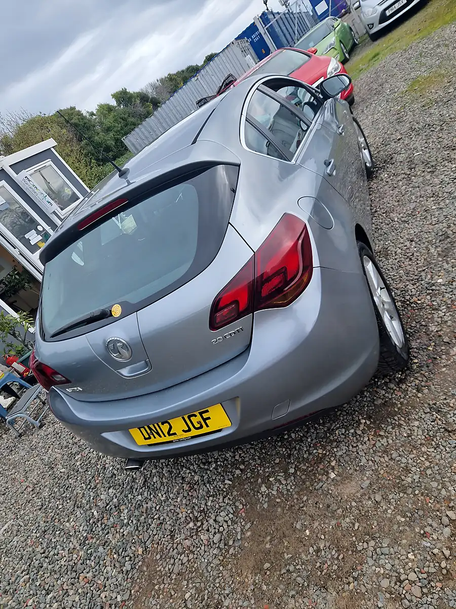 Used 2012 Vauxhall Astra Sri Silver - Interior and Exterior details 8