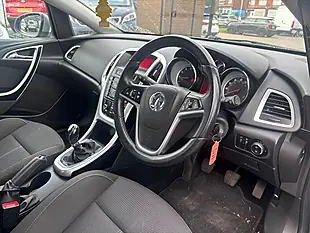 Used 2012 Vauxhall Astra Sri Silver - Interior and Exterior details 6