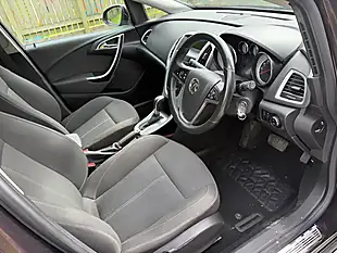Used 2012 Vauxhall Astra Sri Sports Tourer Brown - Interior and Exterior details 16