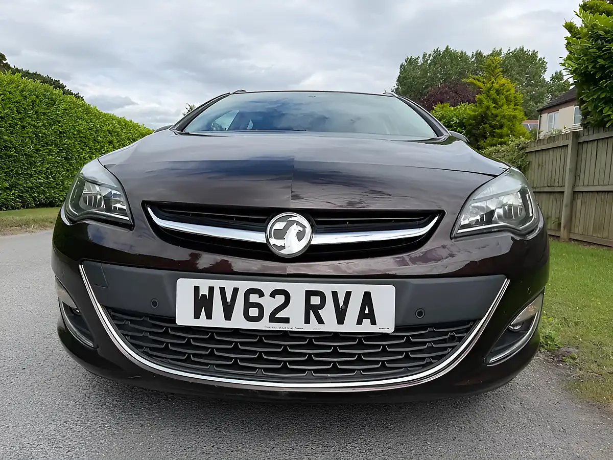 Used 2012 Vauxhall Astra Sri Sports Tourer Brown - Interior and Exterior details 2