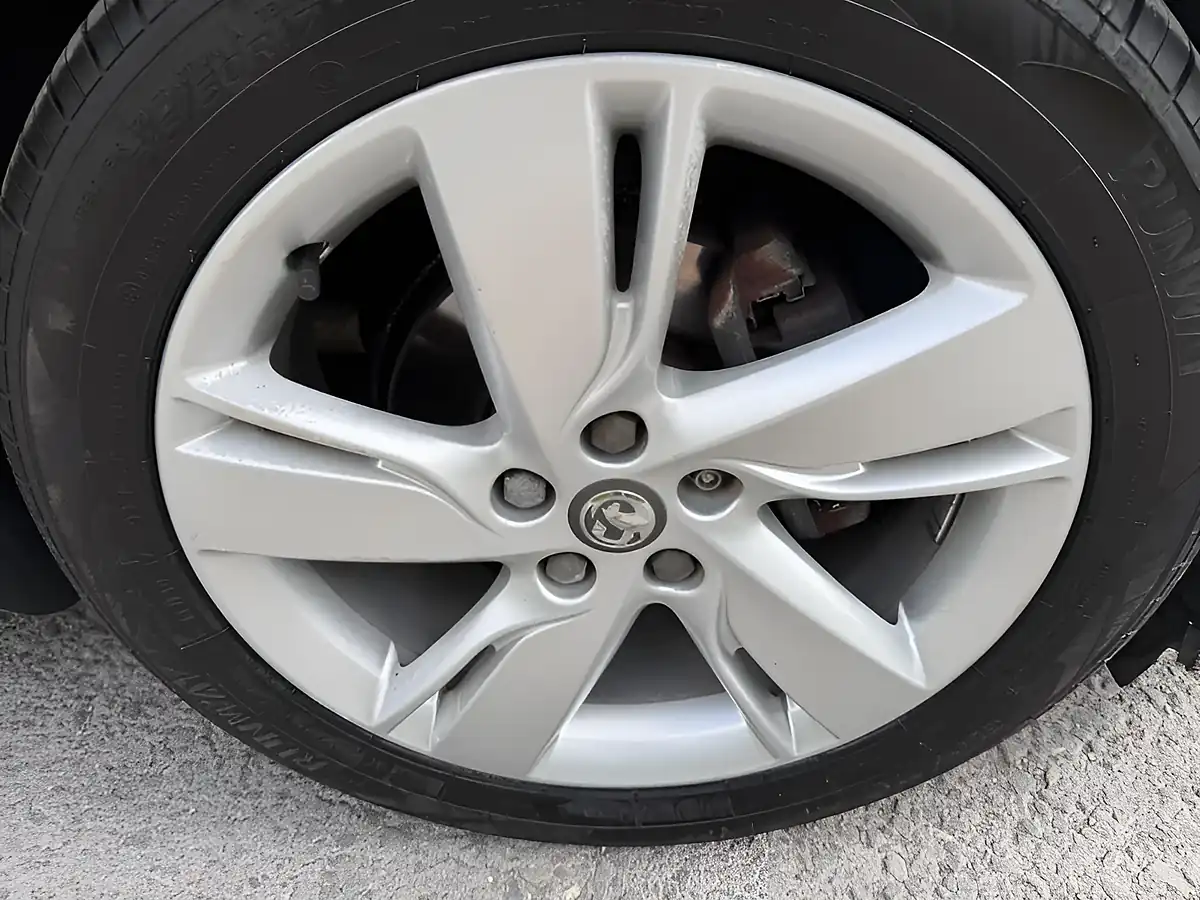 Used 2012 Vauxhall Astra Sri Sports Tourer Brown - Interior and Exterior details 9
