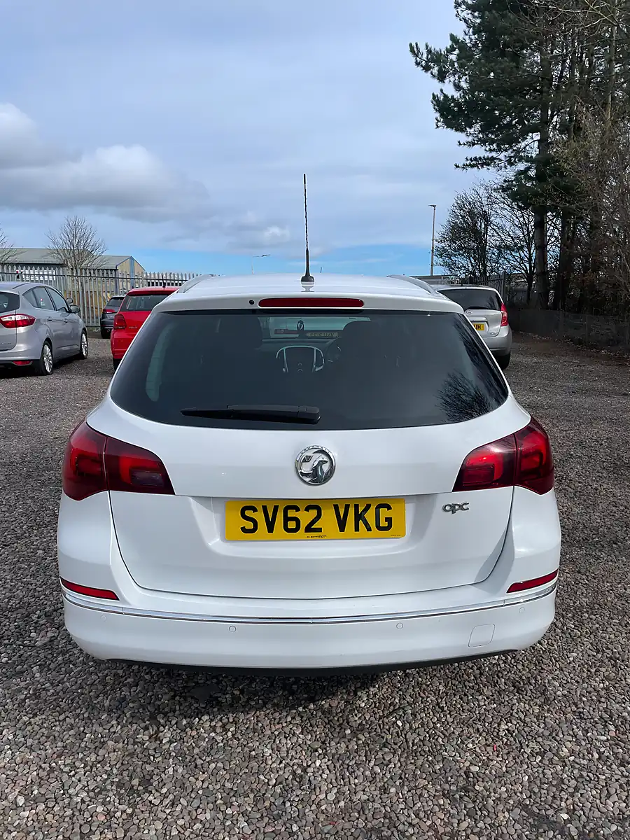Used 2012 Vauxhall Astra Sri White - Interior and Exterior details 10