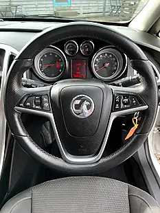 Used 2012 Vauxhall Astra Sri White - Interior and Exterior details 15