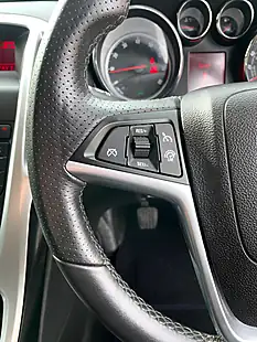Used 2012 Vauxhall Astra Sri White - Interior and Exterior details 17