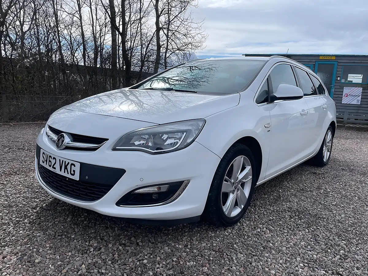 Used 2012 Vauxhall Astra Sri White - Interior and Exterior details 2