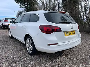 Used 2012 Vauxhall Astra Sri White - Interior and Exterior details 4