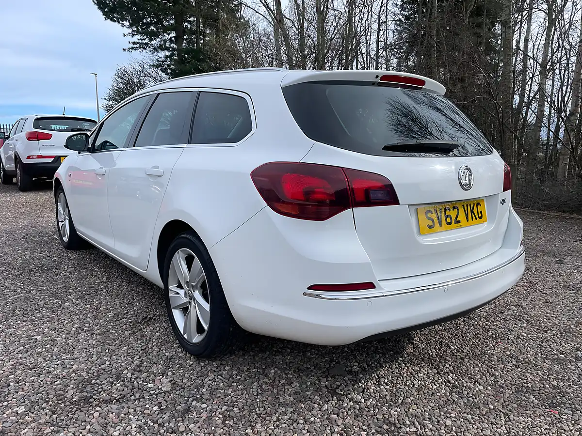 Used 2012 Vauxhall Astra Sri White - Interior and Exterior details 4