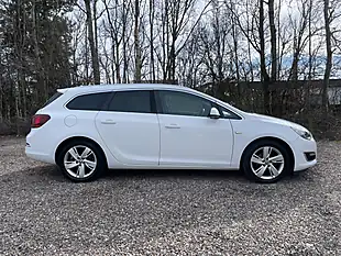 Used 2012 Vauxhall Astra Sri White - Interior and Exterior details 5