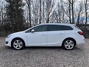 Used 2012 Vauxhall Astra Sri White - Interior and Exterior details 6