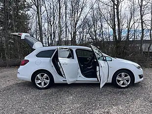 Used 2012 Vauxhall Astra Sri White - Interior and Exterior details 7