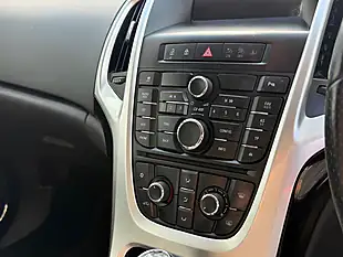 Used 2012 Vauxhall Astra Sri White - Interior and Exterior details 11
