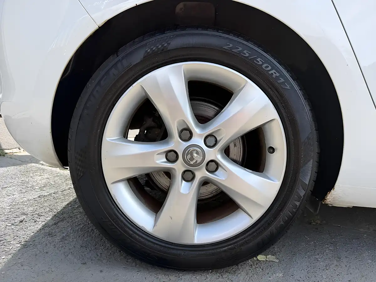 Used 2012 Vauxhall Astra Sri White - Interior and Exterior details 19