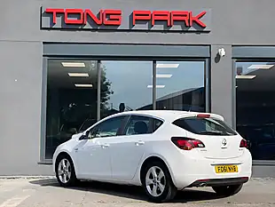Used 2012 Vauxhall Astra Sri White - Interior and Exterior details 3