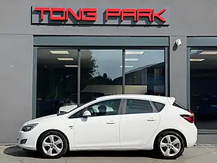 Used 2012 Vauxhall Astra Sri White - Interior and Exterior details 4