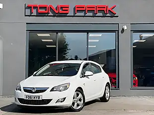 Used 2012 Vauxhall Astra Sri White - Interior and Exterior details 5