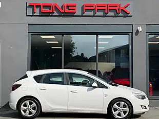 Used 2012 Vauxhall Astra Sri White - Interior and Exterior details 7