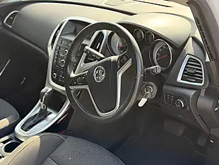 Used 2012 Vauxhall Astra Sri White - Interior and Exterior details 8